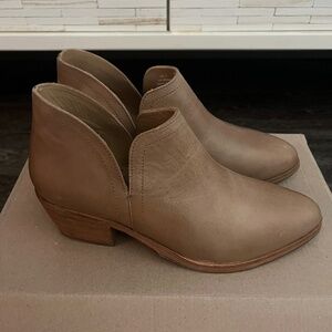 Nisolo women’s tan booties